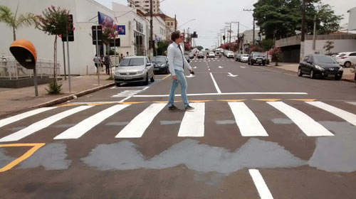 Etapa de repintura de faixas na Avenida Rui Barbosa é concluída