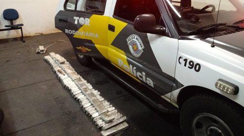 Técnico em eletrônica é preso com tabletes de maconha escondidos em carro