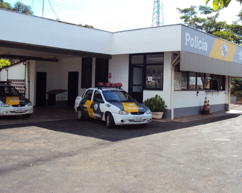 Homem ateia fogo na base da PM Rodoviária de Florínea