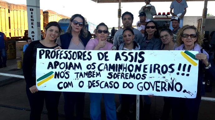 Professores municipais apoiam greve dos caminhoneiros em Assis
