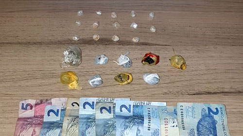 PM apreende adolescente com porções de crack e maconha em Assis