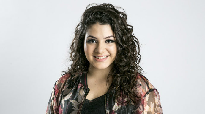 Assisense Giulia Sant”Ana participa de nova fase no The Voice e conta com votos da torcida