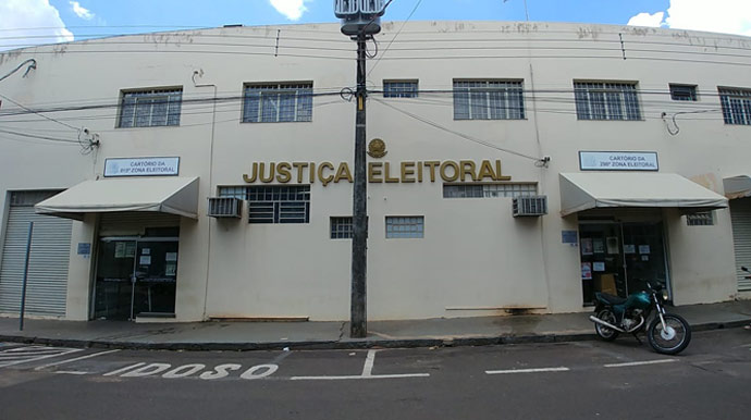 Cartório Eleitoral de Assis atende eleitores durante plantão neste sábado