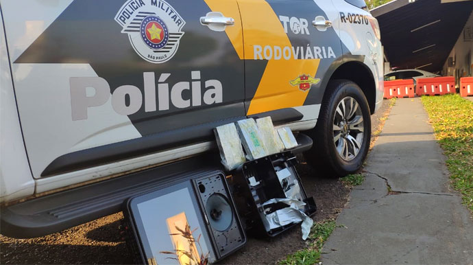 Passageiro de ônibus é preso com tabletes de pasta base de cocaína em Assis