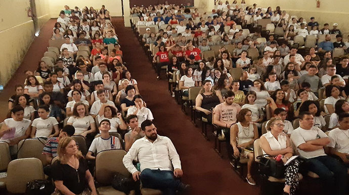 Diretoria de Ensino realiza encontro de grêmios estudantis em Assis