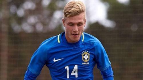 Assisense contrata zagueiro com passagem pela base da Seleção