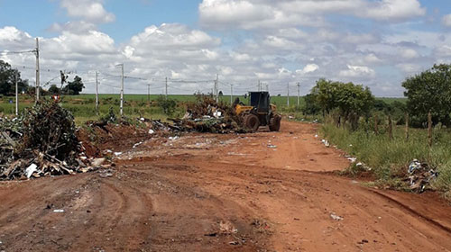 Prefeitura retira mais de 40 toneladas de lixo e entulho na região do Colinas