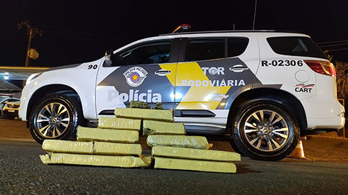 Polícia Rodoviária apreende veículo drogas em Santa Cruz do Rio Pardo