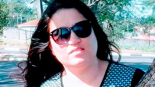 Portadora de doença rara continua pedindo ajuda para fazer cirurgia