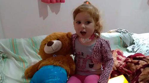 Família faz campanha para realizar cirurgia de menina de 3 anos que nasceu com “meio coração”