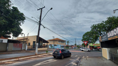Semana começa com tempo nublado e chuvoso em Assis