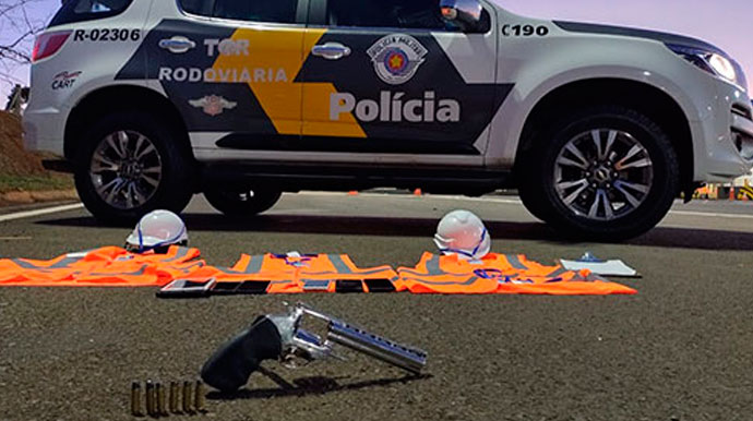 Polícia Rodoviária prende integrantes de quadrilha de roubo de carga e liberta vítimas de cativeiro
