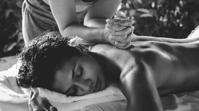 Descubra 8 benefícios da massagem tântrica: uma experiência transformadora