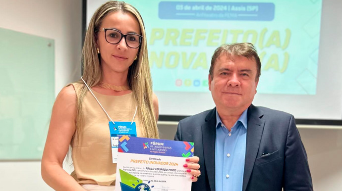 Florínea recebe certificado de Prefeito Inovador 2024