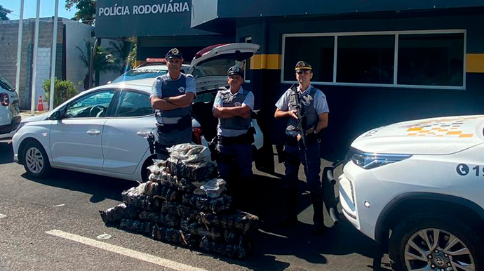 Casal é preso transportando “super maconha” na Rodovia Rachid Rayes em Marília