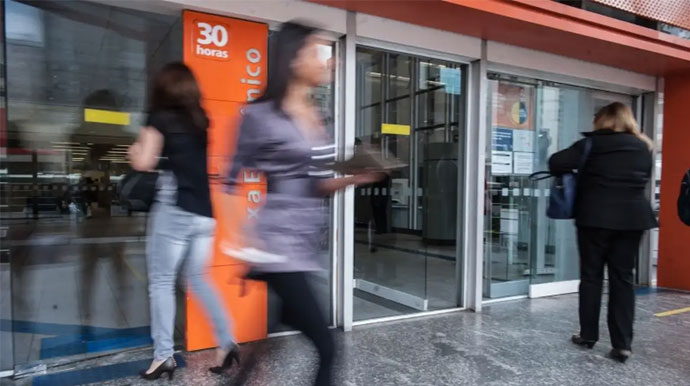 Bancos voltam a funcionar normalmente nesta quinta-feira, 26
