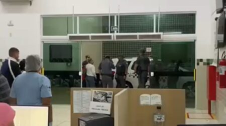 Paciente foi detido após depredar sala da UPA e agredir enfermeira em Assis - FOTO: Redes Sociais