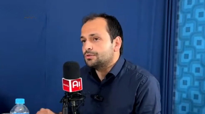 Prefeito Luis Gustavo durante entrevista para a série "100 dias de governo" - FOTO: Portal AssisCity