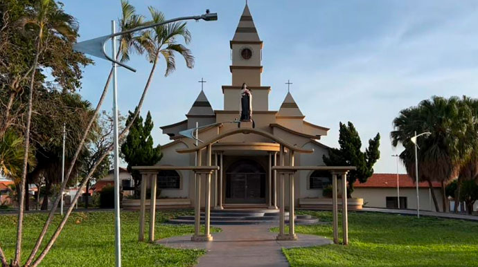 Grupo de Oração “Jesus te Chama” realiza noite de louvor e oração em Cândido Mota