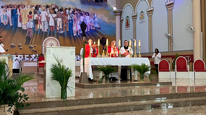 Catedral de Assis realiza missa em honra ao centenário de Santa Teresinha no dia 17 de maio