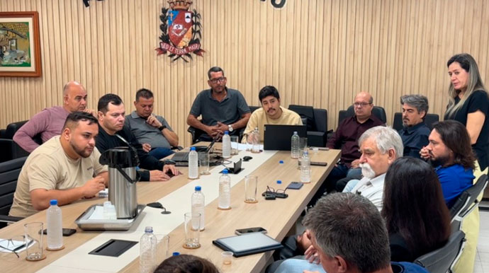 Vereadores discutem transparência na gestão da UPA em reunião com a Secretaria de Saúde e Santa Casa