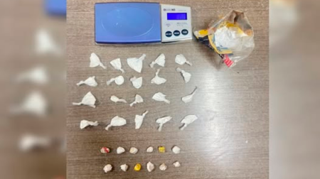 Drogas apreendidas com o jovem - FOTO: Divulgação/Polícia Militar
