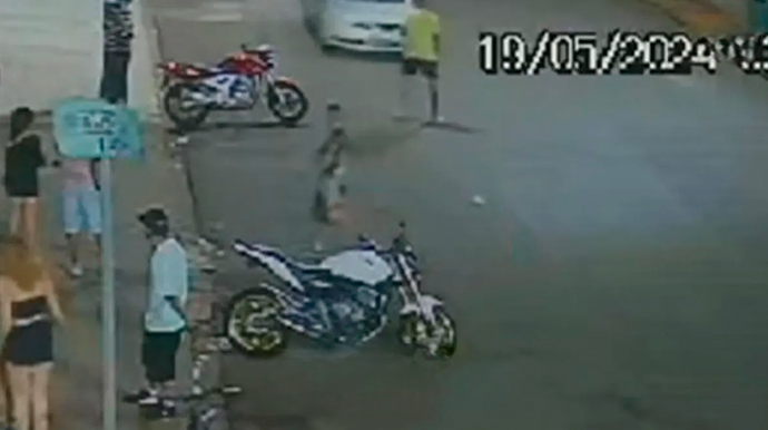 Réu é condenado a 6 anos de prisão por tentativa de homicídio em Cândido Mota após atropelamento intencional Crime aconteceu no dia 19 de maio de 2024 - FOTO: Câmeras de segurança/TV TEM