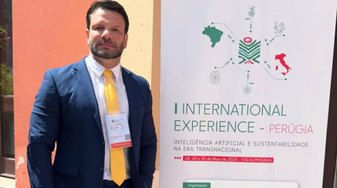 Professor de direito representa Assis em congresso internacional na Itália