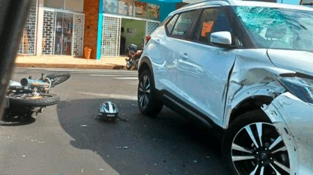 Acidente foi na Av. Dom Antonio, em Assis - FOTO: Portal AssisCity