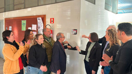 Placa foi descerrada no dia 4 de julho - FOTO: Portal AssisCity