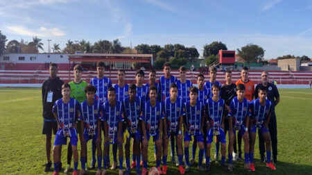Time da categoria de base do Falcão do Vale - FOTO: Clube Atlético Assisense