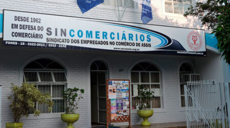 Comércio estará aberto das 9h às 15h - FOTO: Divulgação