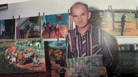 Ranchinho em sua sala de desenho, na rua Drª Ana Barbosa, nº511