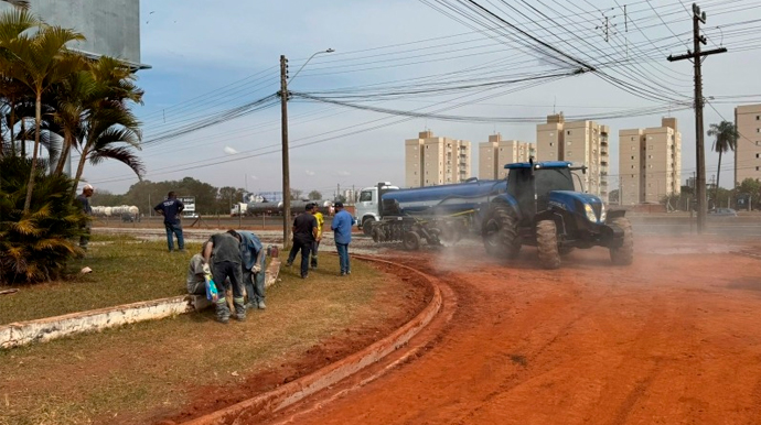 Ruas do Distrito Industrial de Assis começam a receber asfalto - FOTO: Prefeitura de Assis/Divulgação
