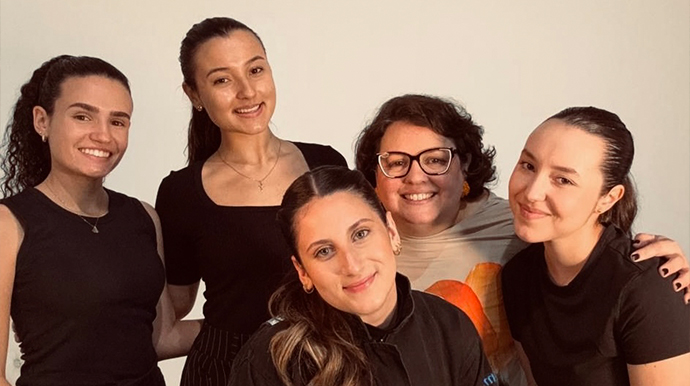 Estudantes de Medicina da FEMA produzem vídeos para capacitar surdos em primeiros socorros Alunas e professoras da FEMA idealizadoras do projeto - FOTO: Divulgação