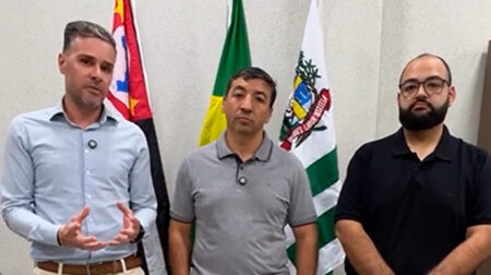 Anúncio foi feito na tarde desta sexta-feira, 26, pelo prefeito Eraldo, o vice Júlio Urbano e o presidente da Câmara, Vínicius Nascimento - FOTO: Divulgação