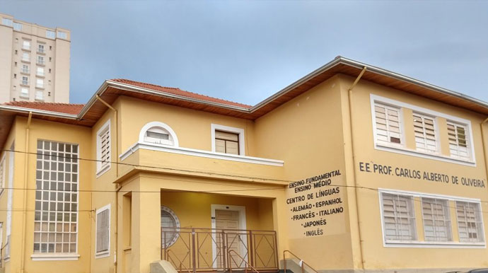 EE Prof. Carlos Alberto de Oliveira abre inscrições para cursos gratuitos de idiomas em Assis
