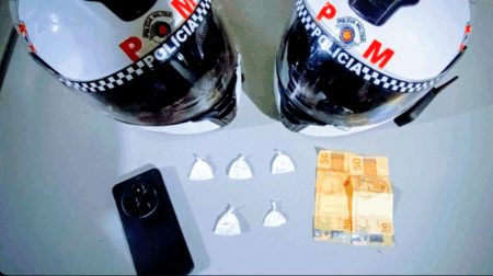 Drogas apreendidas durante o patrulhamento - FOTO: Polícia Militar