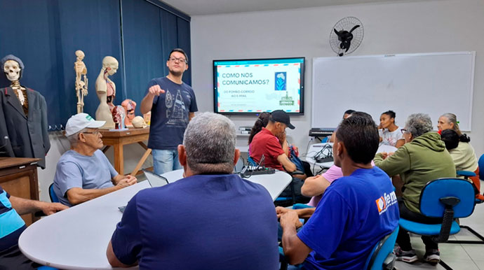 Letramento Digital promove inclusão e cidadania para estudantes da EJA em Assis