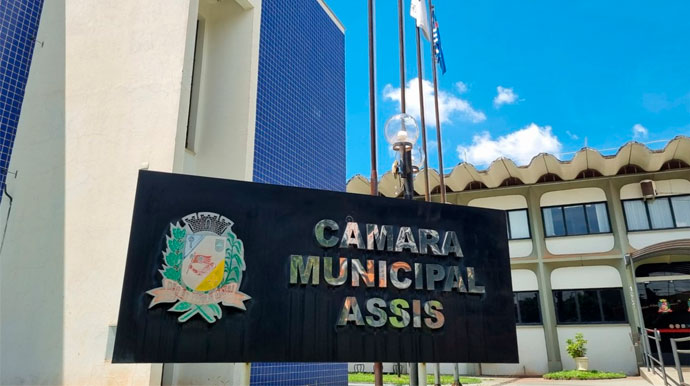 Câmara de Assis propõe aumentar em 75% salário dos vereadores e pode passar para quase R$ 15 mil; aumento do Executivo será de 30%