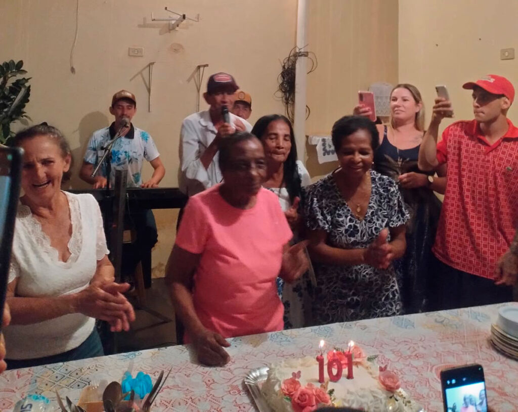 A festa foi animada com música ao vivo. Foto: Arquivo Pessoal/ Imagem Cedida 