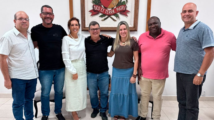 Após Santa Casa anunciar que não vai renovar convênio com a Prefeitura, prefeita convoca vereadores para discutir transição