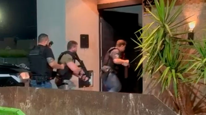 Polícia cumpre 32 mandados e prende 18 em operação contra tráfico em Assis