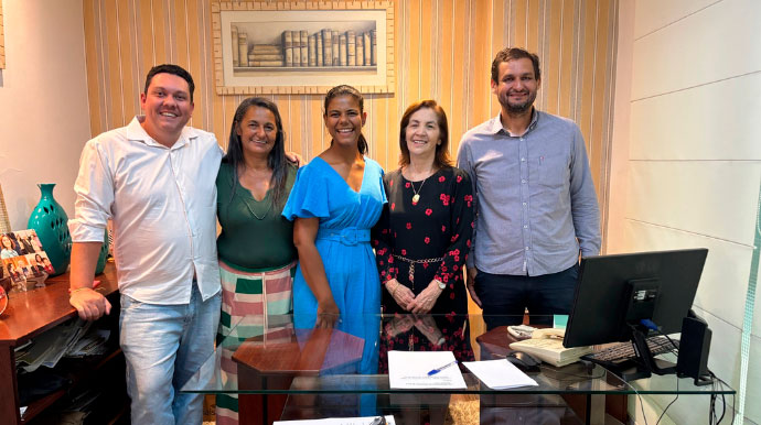 Prefeito Quejo e equipe apresentam demandas da cidade a deputados estaduais. Foto: Prefeitura de Florínea