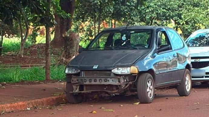 Carro foi encontrado na região central da cidade - FOTO: Enviada ao Portal AssisCity