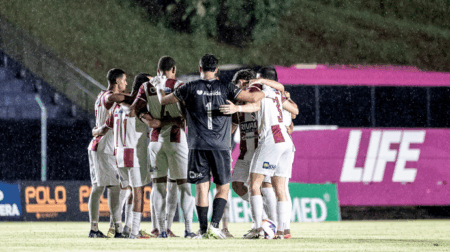 Esquadrão ainda não venceu no campeonato - FOTO: Parrilha fotoesporte