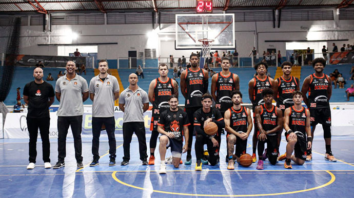 Basquete Assis vence Avaré com autoridade e empolga torcida no Jairão