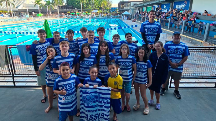 Assis Natação conquista mais de 40 medalhas em torneio regional realizado em Marília