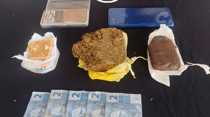 Drogas apreendidas durante a operação - FOTO: Polícia Militar/Divulgação