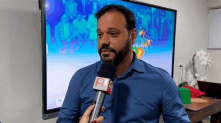 Presidente do CIVAP Saúde e prefeito de Pedrinhas Paulista, Freddie Nicolau convoca reunião para discutir ambulância parada em Assis há um ano - FOTO: Portal AssisCity